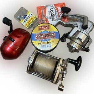 Lot - Fishing Items - Reels, Line, Hooks, Leaders